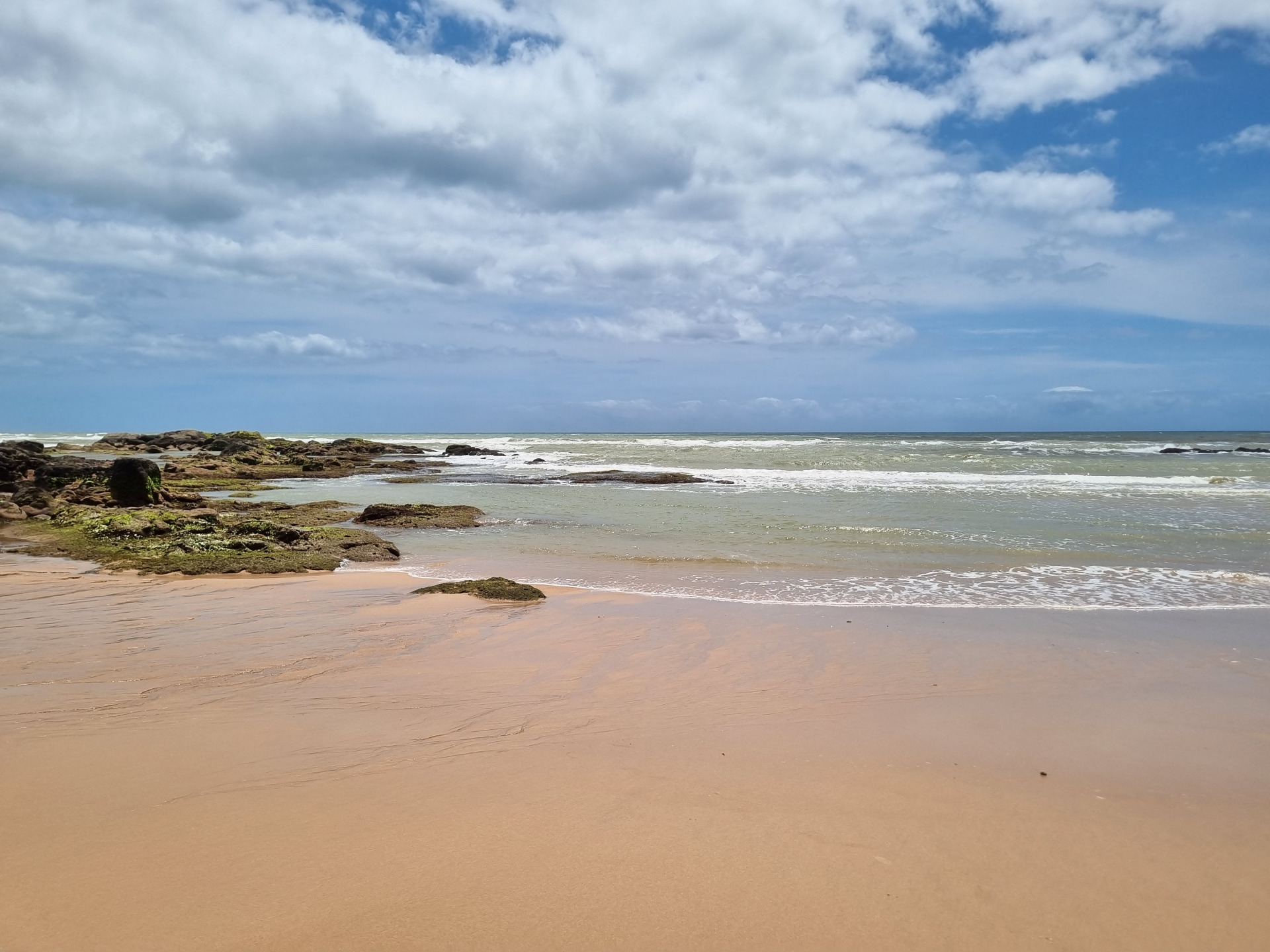 Praia de Santo Antônio em Mata de São João: um paraíso no litoral norte da Bahia
